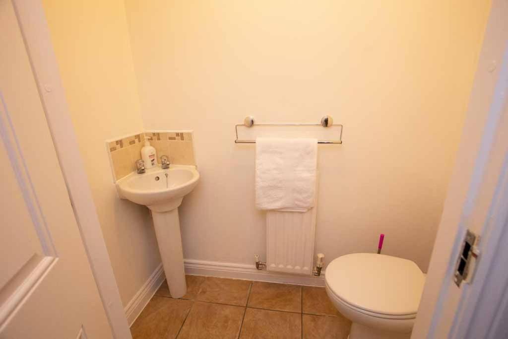 Oxley Comfy House - Oxley Park Milton Keynes